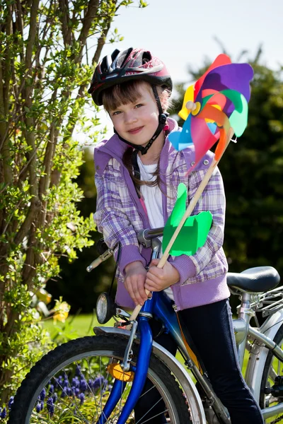 Bisikleti kız — Stok fotoğraf