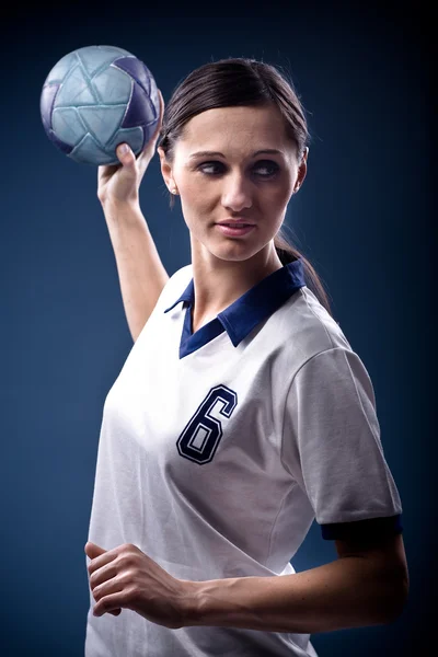 ハンドボールの女の子 — ストック写真