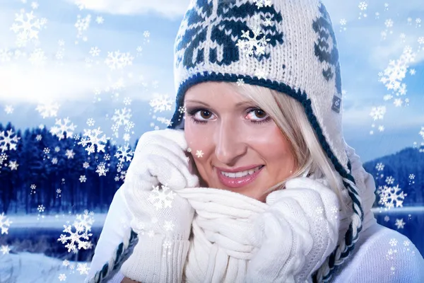 Зимовий портрет жінки — стокове фото