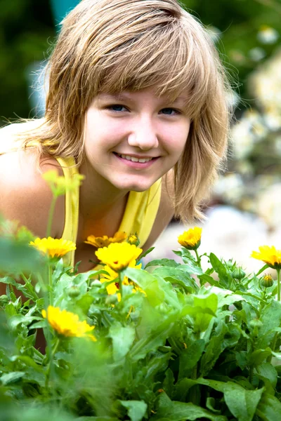Zahradní dívka — Stock fotografie