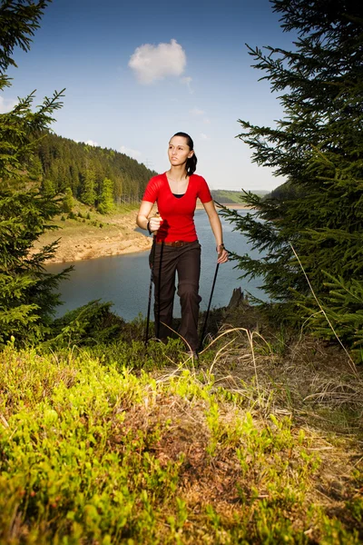 ハイキングの女性 — ストック写真