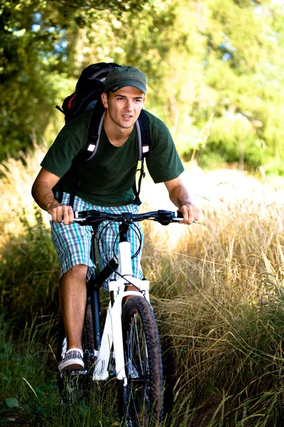 自転車に乗る人 — ストック写真