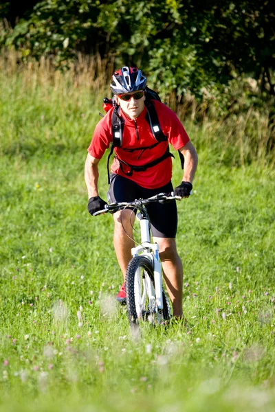 Hombre ciclista — Foto de Stock