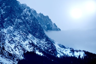 Kışın Alpler