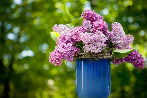 Mazzo di fiori lilla — Foto Stock