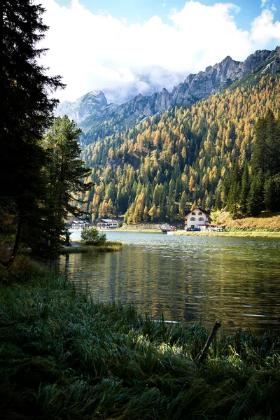 Lago di Dobiacco — Stockfoto