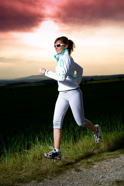 Kadın koşu — Stok fotoğraf