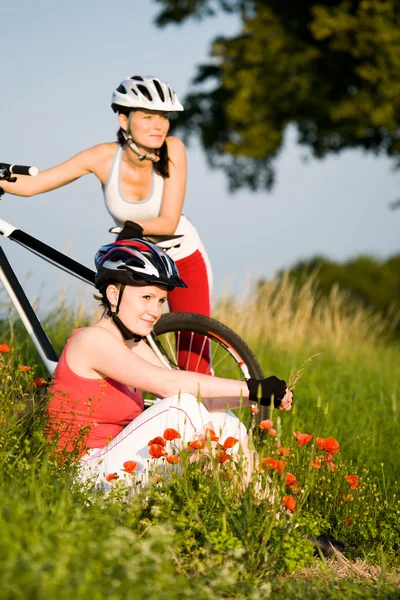 자전거 여자 — 스톡 사진