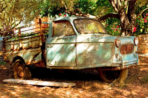 Eski paslı kamyon — Stok fotoğraf
