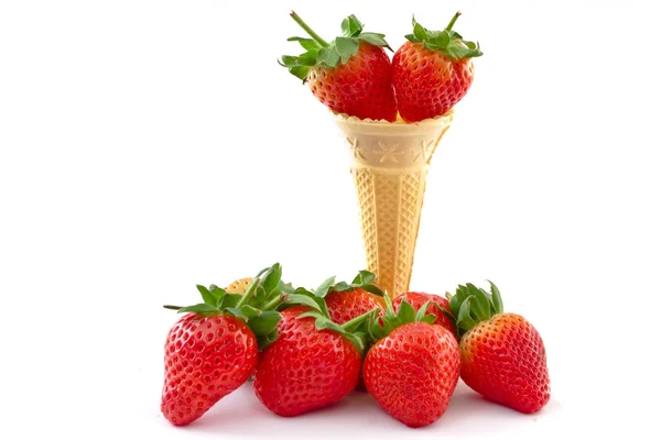 いちごのアイスクリームのコンセプト — ストック写真