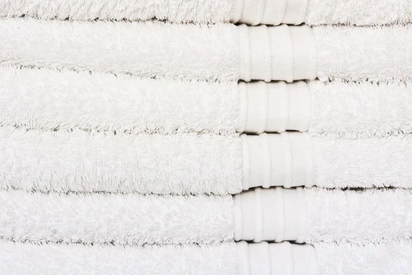 Bílé ručníky — Stock fotografie