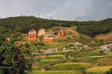 bir fırtına öncesi Madagaskarlı Köyü