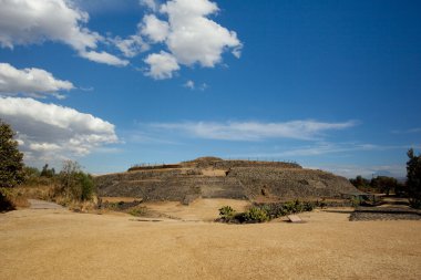 Cuicuilco pyramid clipart