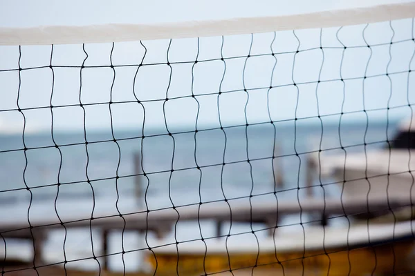 Volleybal netto på stranden — Stockfoto