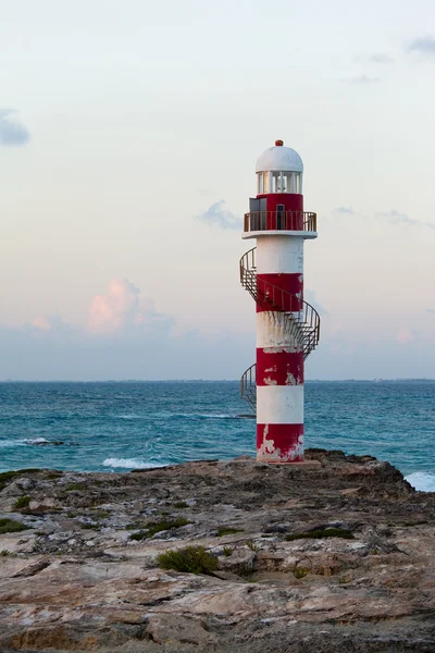 Lighthouse and ocean — Stock Photo, Image