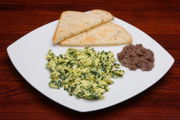 Eggs with spinach 2 — Stock Photo, Image