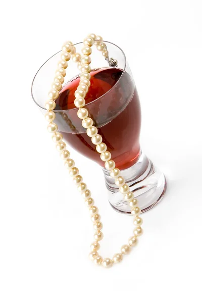 Vino y perlas — Foto de Stock