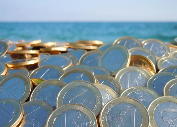 Tantos euros como grãos de areia na praia — Fotografia de Stock