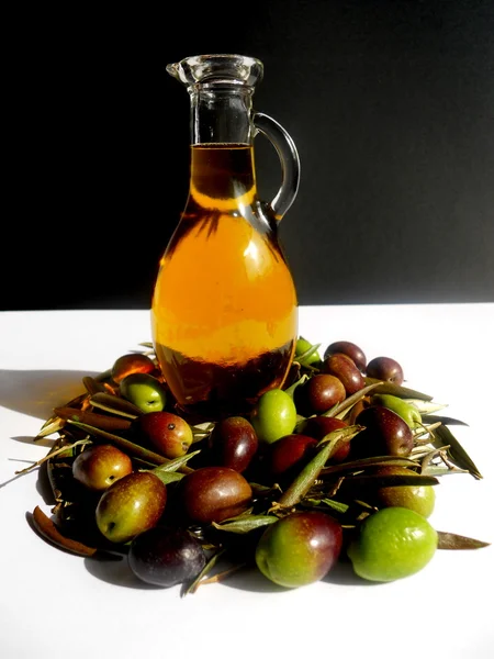 Olajbogyó és olívaolaj Stock Fotó