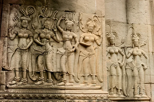 Esculturas de arte na parede em Angkor Wat — Fotografia de Stock