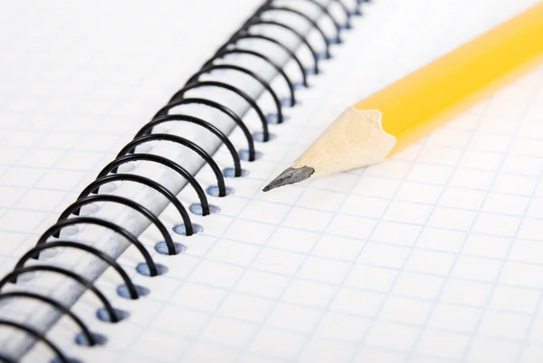 空白笔记本和铅笔 — 图库照片