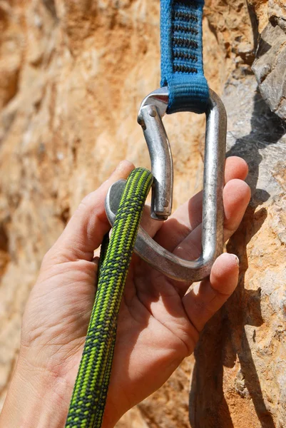 登山ロープとクイック引き分け — ストック写真