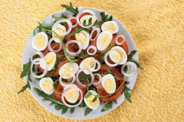Healthy salad with eggs — Stock Photo, Image