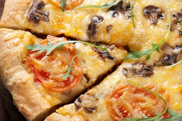 Pizza with mushroom and tomatoes — Stock Photo, Image