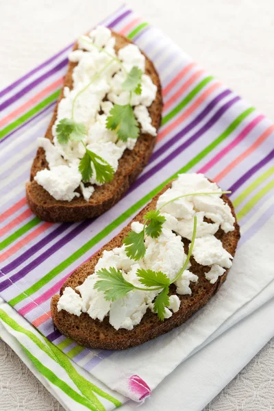 Sandwich with cottage cheese and coriander — Stock Photo, Image