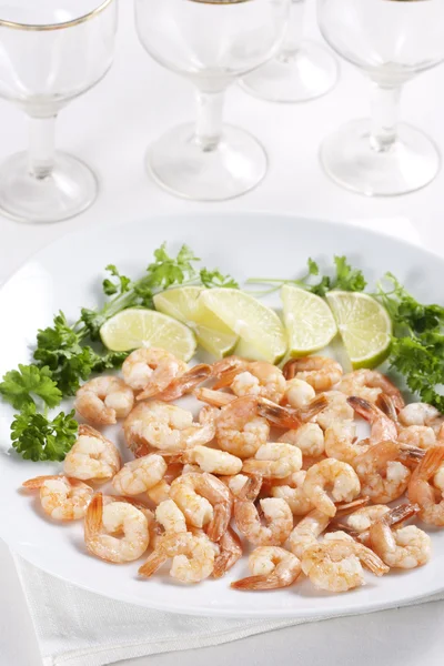 Shrimps with lime — Stock Photo, Image