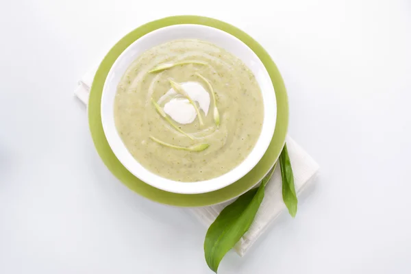 Spring ramson soup — Stock Photo, Image