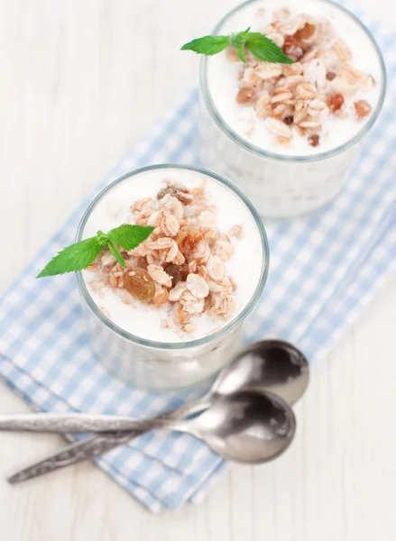Yogurt and muesli — Stock Photo, Image