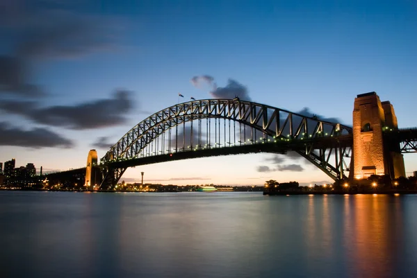 Ponte do Porto de Sydney ao anoitecer — Fotografia de Stock