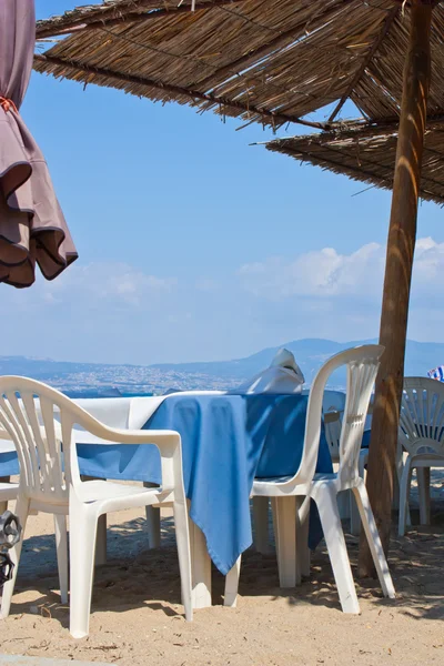 Tropical restaurant on the beach — Stock Photo, Image