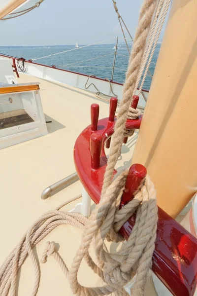 Вид на приватну вітрильну яхту . — стокове фото