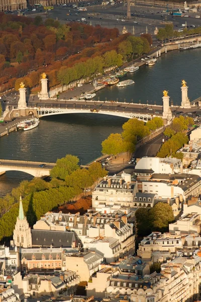 Paryż i rzeki Sekwany z wieży Eiffla. — Zdjęcie stockowe