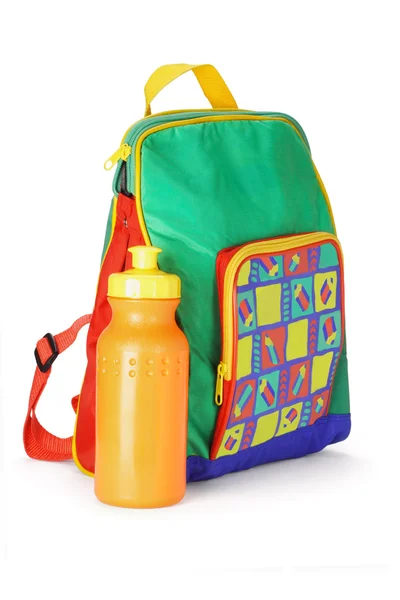 Mochila pré-escolar colorida e recipiente de água — Fotografia de Stock