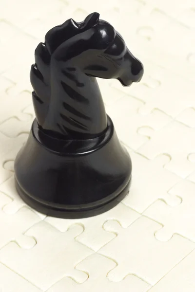 Cavaleiro negro no quebra-cabeça — Fotografia de Stock