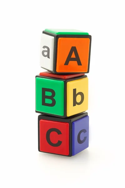 Цветные алфавитные блоки — стоковое фото