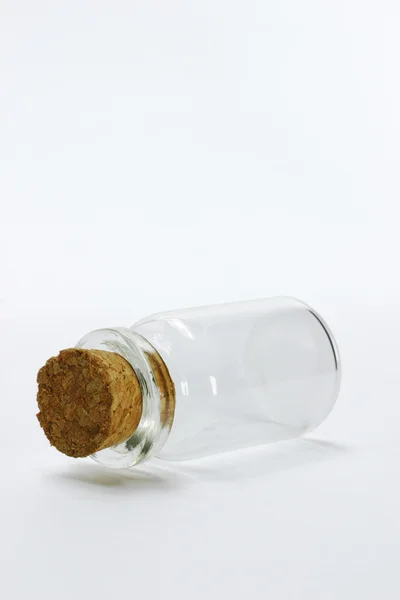 Lege glazen fles met kurk stop — Stockfoto