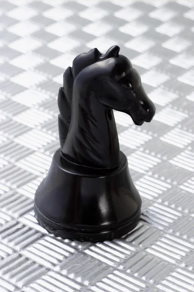 Lone zwarte paard — Stockfoto