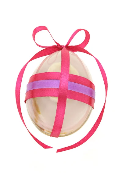 Uova di Pasqua decorate con nastro di prua — Foto Stock