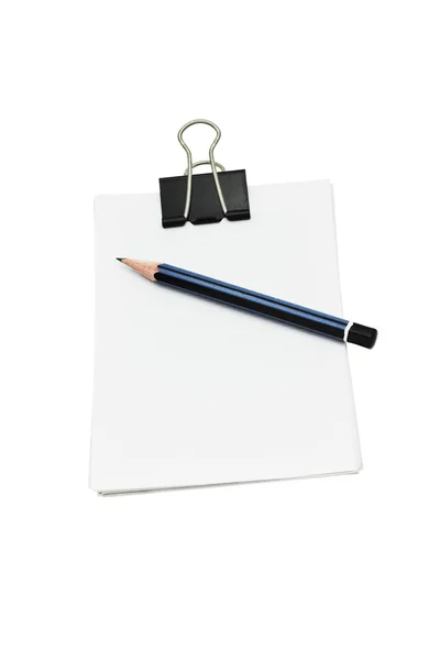 Clip de papel de cocodrilo, lápices y papeles — Foto de Stock