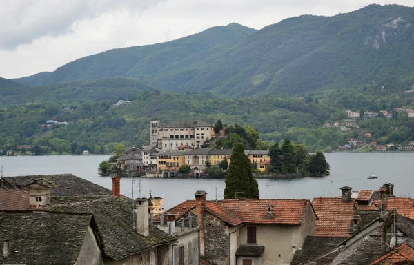 San Giulio ostrov. Lago Orta - Piemonte - Itálie — Stock fotografie