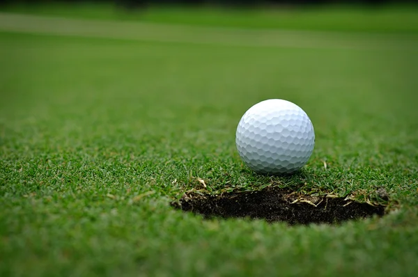 Golf Ball Near Hole — Stock Photo, Image
