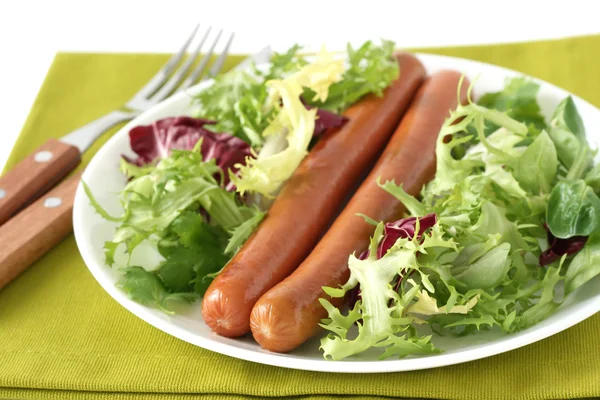 Kızarmış sosis salata ile — Stok fotoğraf