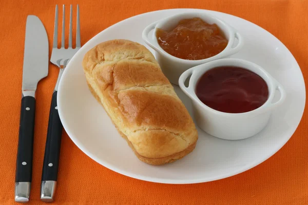 Bread with jam — Stock Photo, Image