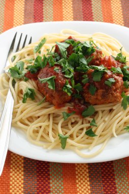 Köfteli spagetti.