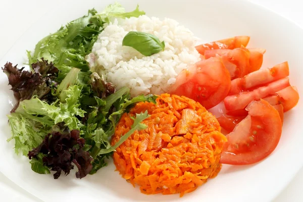 Gekochter Reis mit Gemüse — Stockfoto