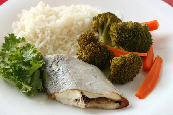 Gekookte zwaardvis met rijst — Stockfoto